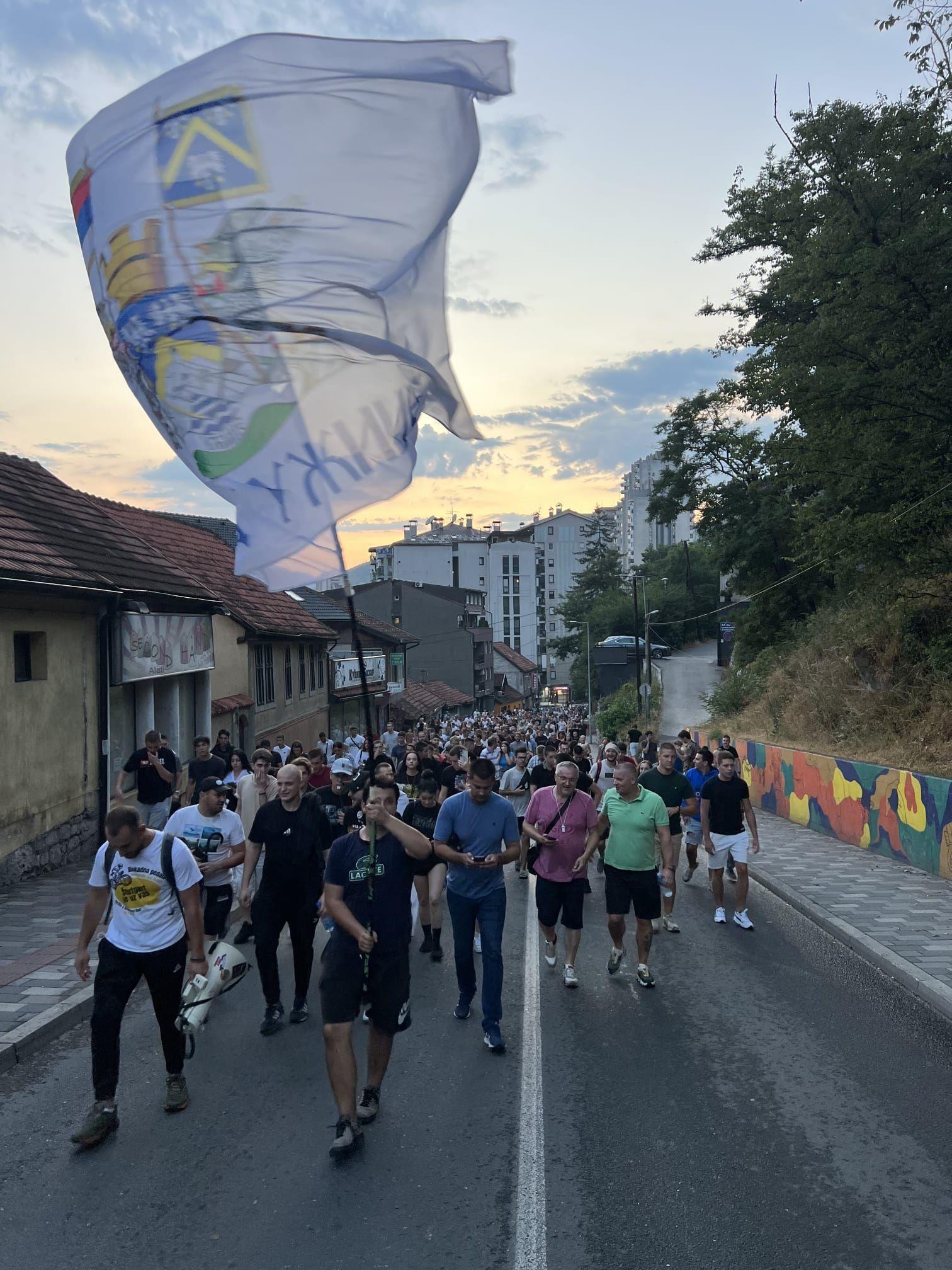 Okupljeni građani u Užicu hteli su da blokiraju put