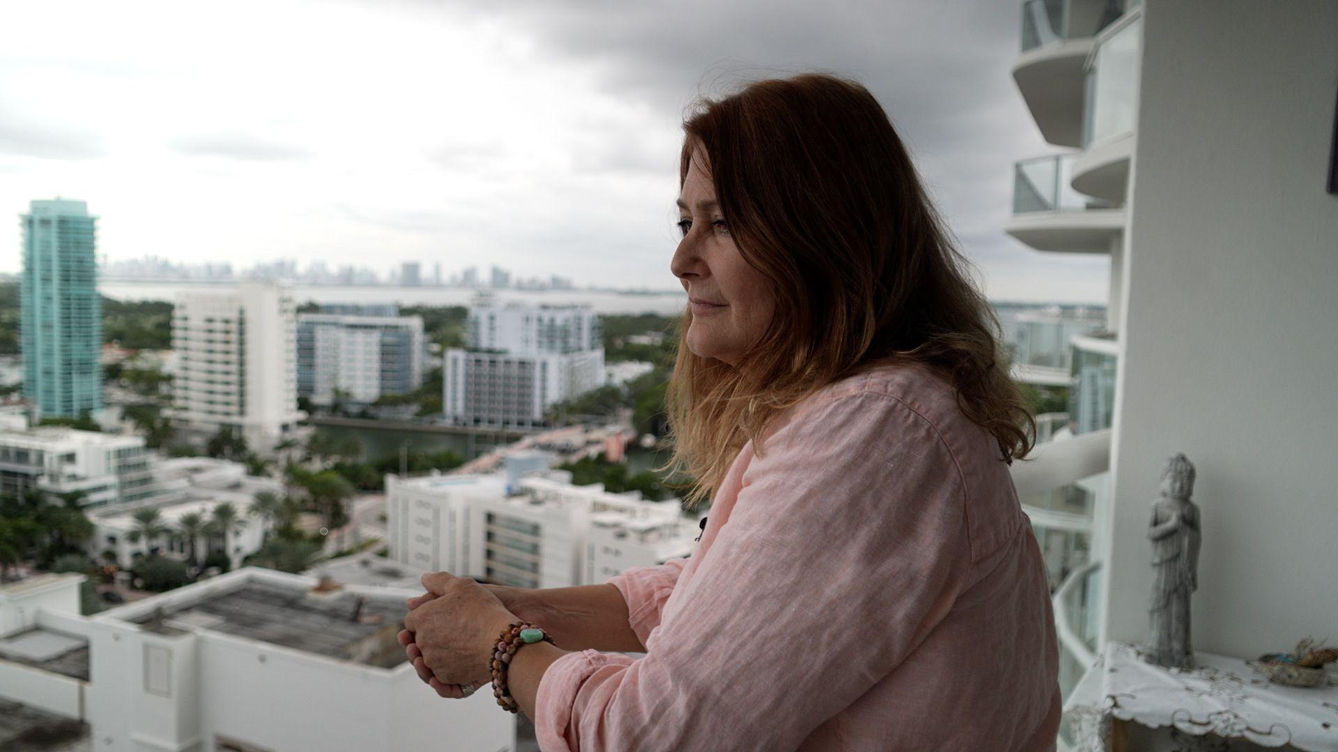 Ilona Biskup desde su apartamento en Miami Beach