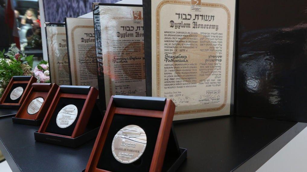 Medalhas e certificados de honra em exibi&ccedil;&atilde;o em Gdansk (Pol&ocirc;nia), em 30/08/2018