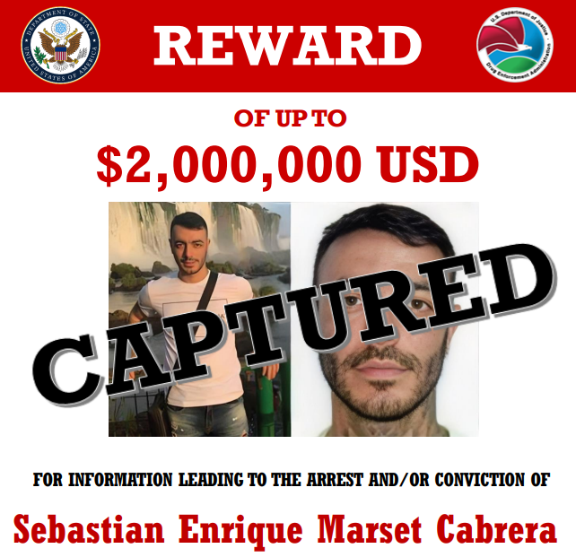 Afiche de EE.UU. que ofrecía una recompensa de US$2 millones por colaboración para detener a Sebastián Marsetla y palabra "capturado" sobre las fotos de éste