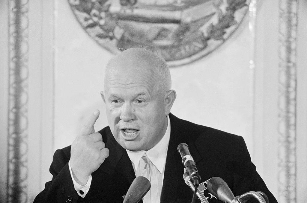 Nikita Jrushchov en un discurso en los años 60