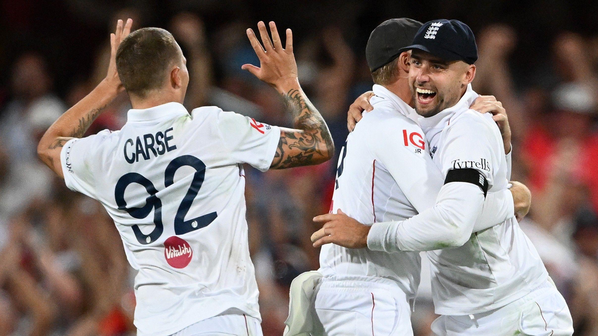 The Ashes: England fight back against Australia with two quick wickets