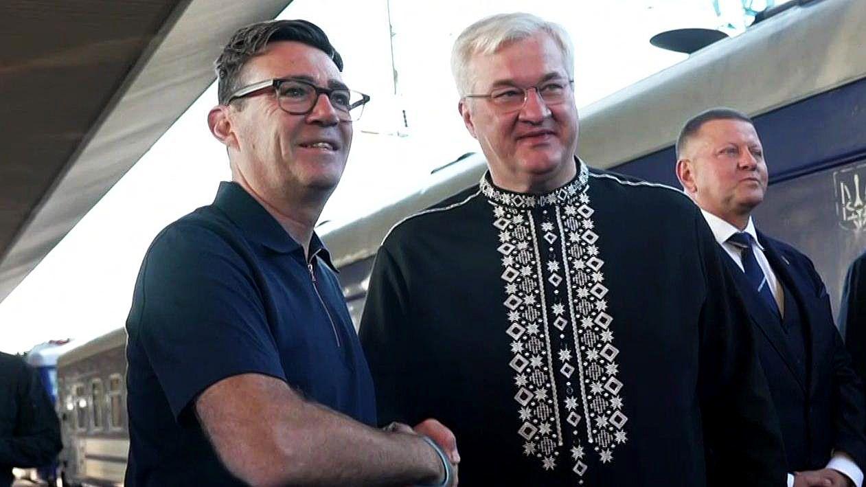 Burnham arrives in Ukraine with plans to hand over UK blueprints for long-range missiles