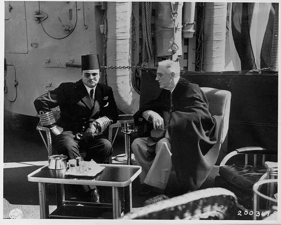 في مصر، هل أطاحت المخابرات المركزية بالملك فاروق في يوليو 1952؟ 3 كانت الولايات المتحدة تحاول أن تسد الفراغ الذي تركته بريطانيا في الشرق الأوسط في أعقاب الحرب العالمية الثانية