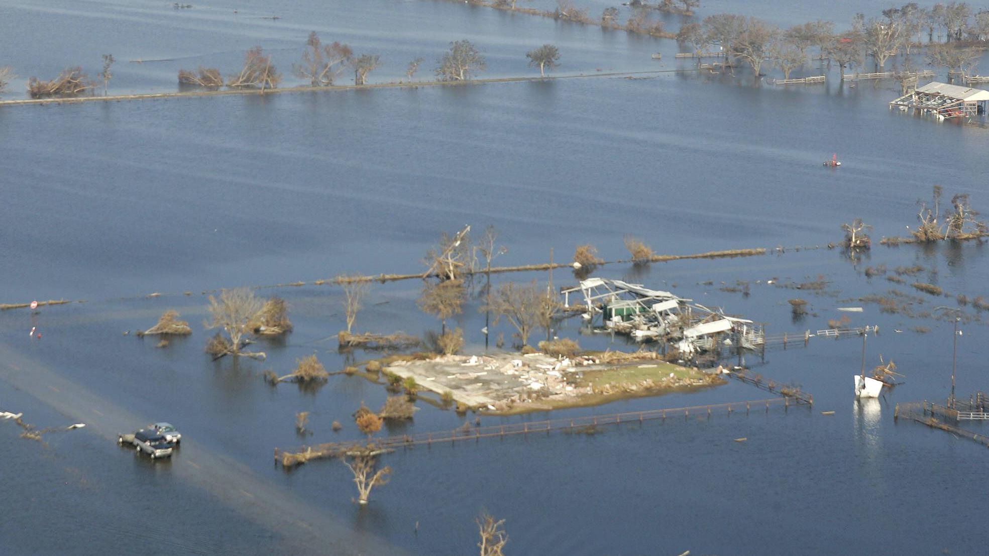 Un paisaje inundado en Cameron Parish tras el huracán Rita.