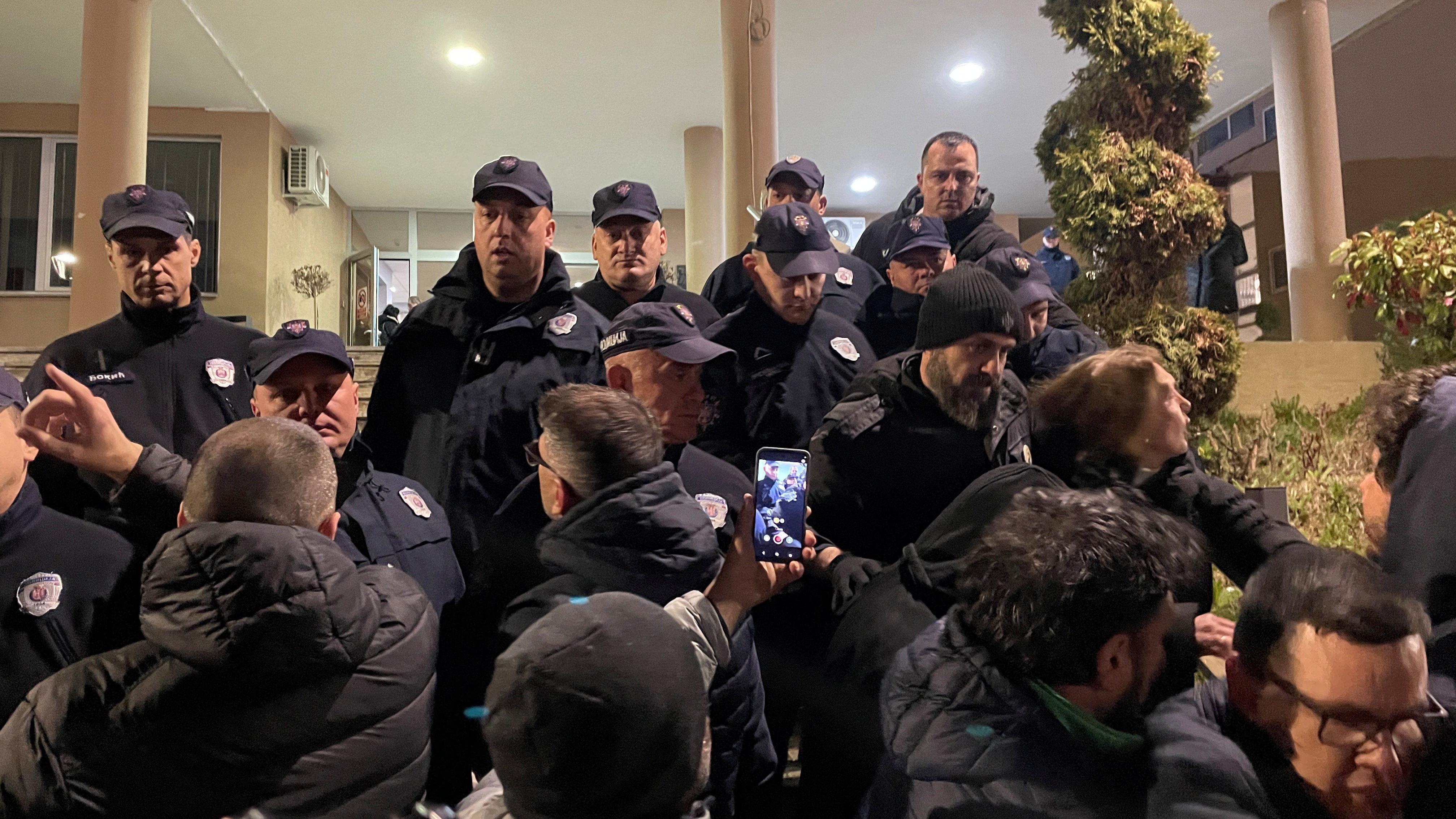 Borani ispred Gradske izborne komisije