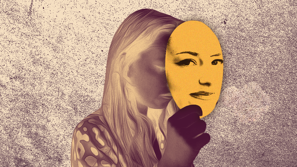 Dnevnik anksiozne devojke: Zašto su mi počeci teški 1 ilustracija devojke Kristine sa maskom radosnog lica