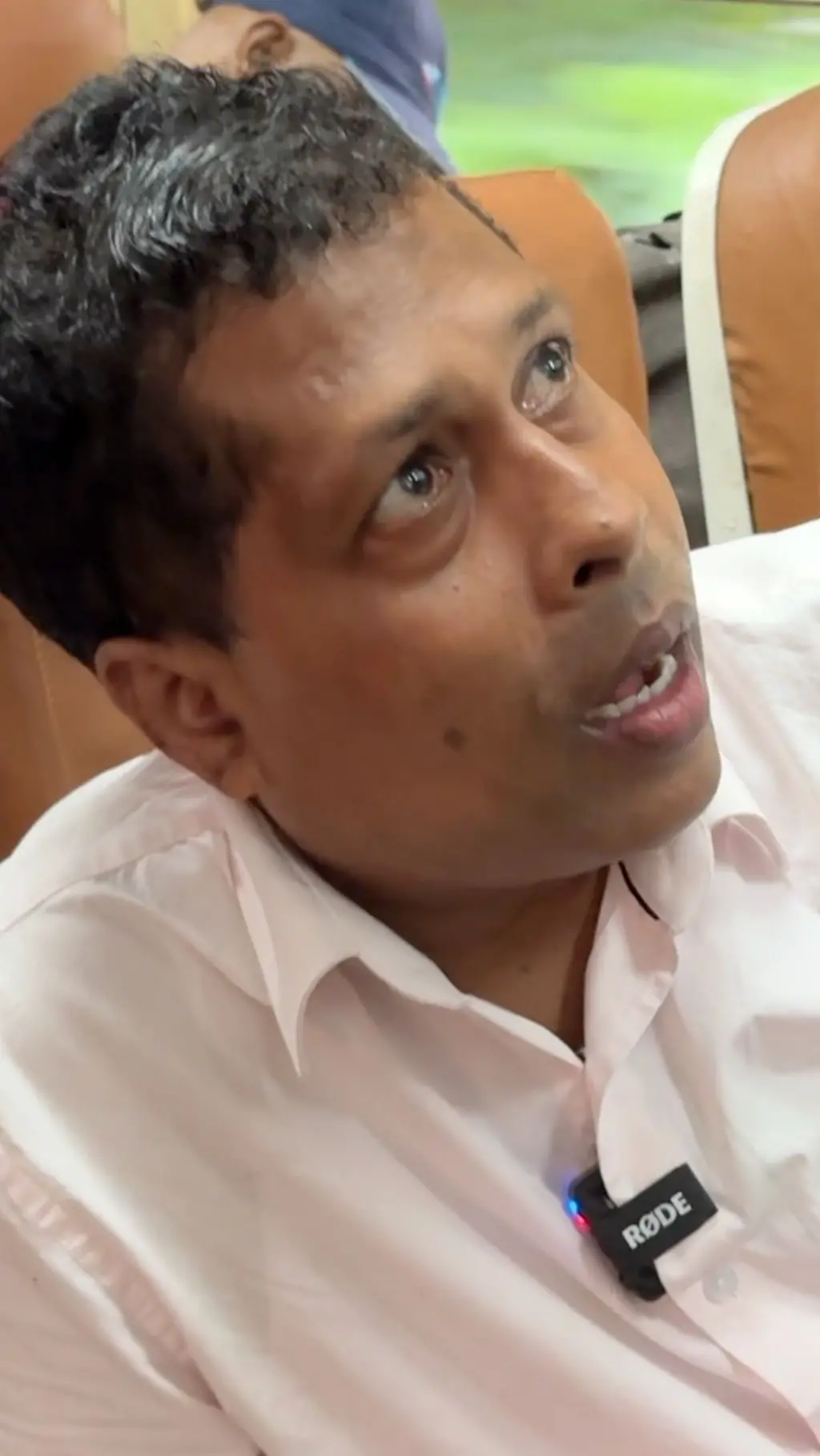 'මේ ට්රේන් එක යන්නේ අපි කතාවට කියනවා නාකි බල්ලෝ කොළඹ යනවා කියලා. ඒ විදියේ ගමනක් තමයි මේ යන්නේ'