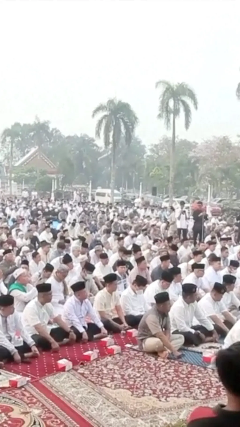 Karhutla dan kabut asap terus melanda, warga salat minta hujan