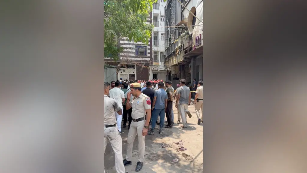 हादसे के बाद रेस्टोरेंट की तस्वीर