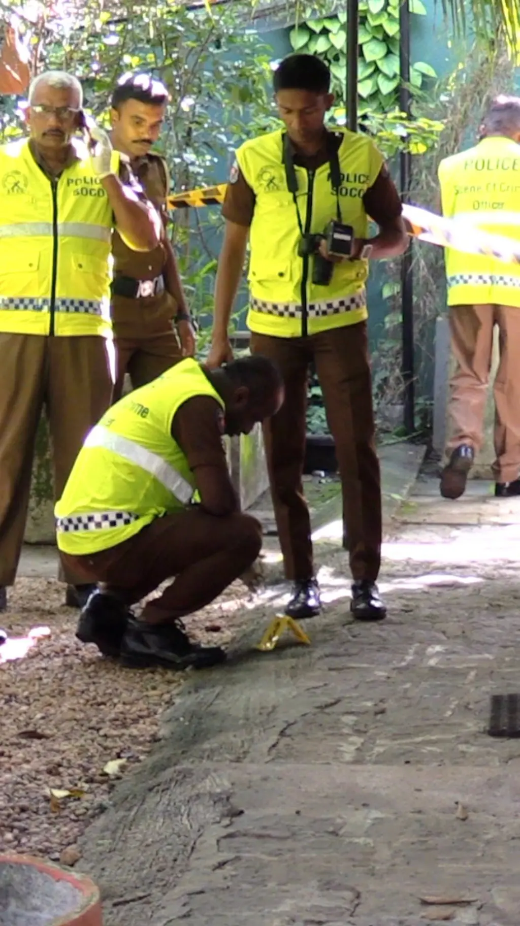 පොලිසිය විසින් සිදු කරමින් තිබේ
