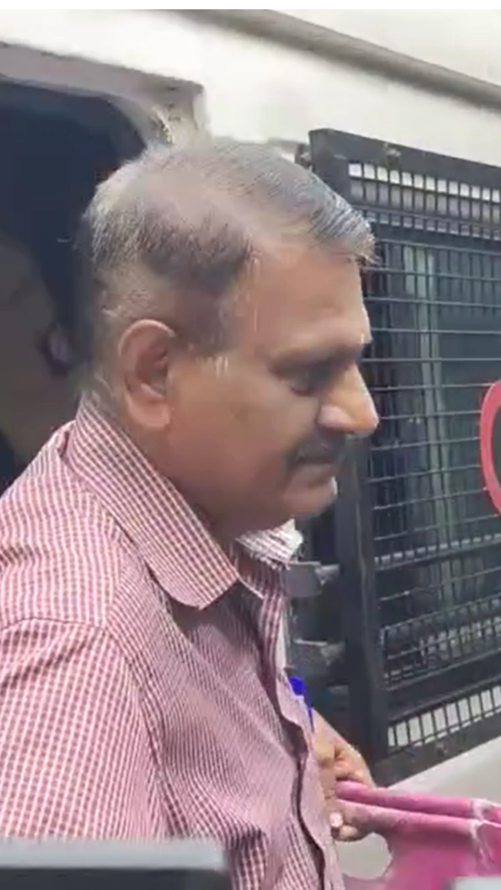  குற்றவாளிகளில் ஒருவர் 