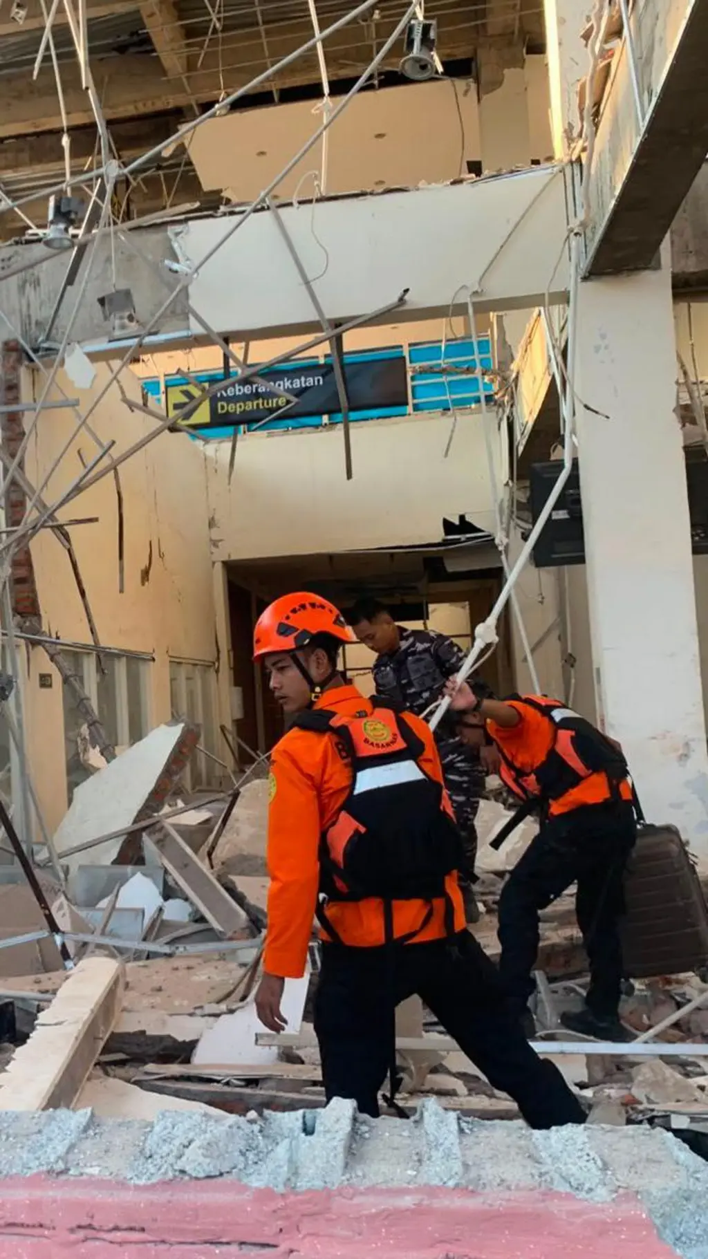 Gempa magnitudo 7,7 guncang NTT, korban tewas dikhawatirkan terus bertambah