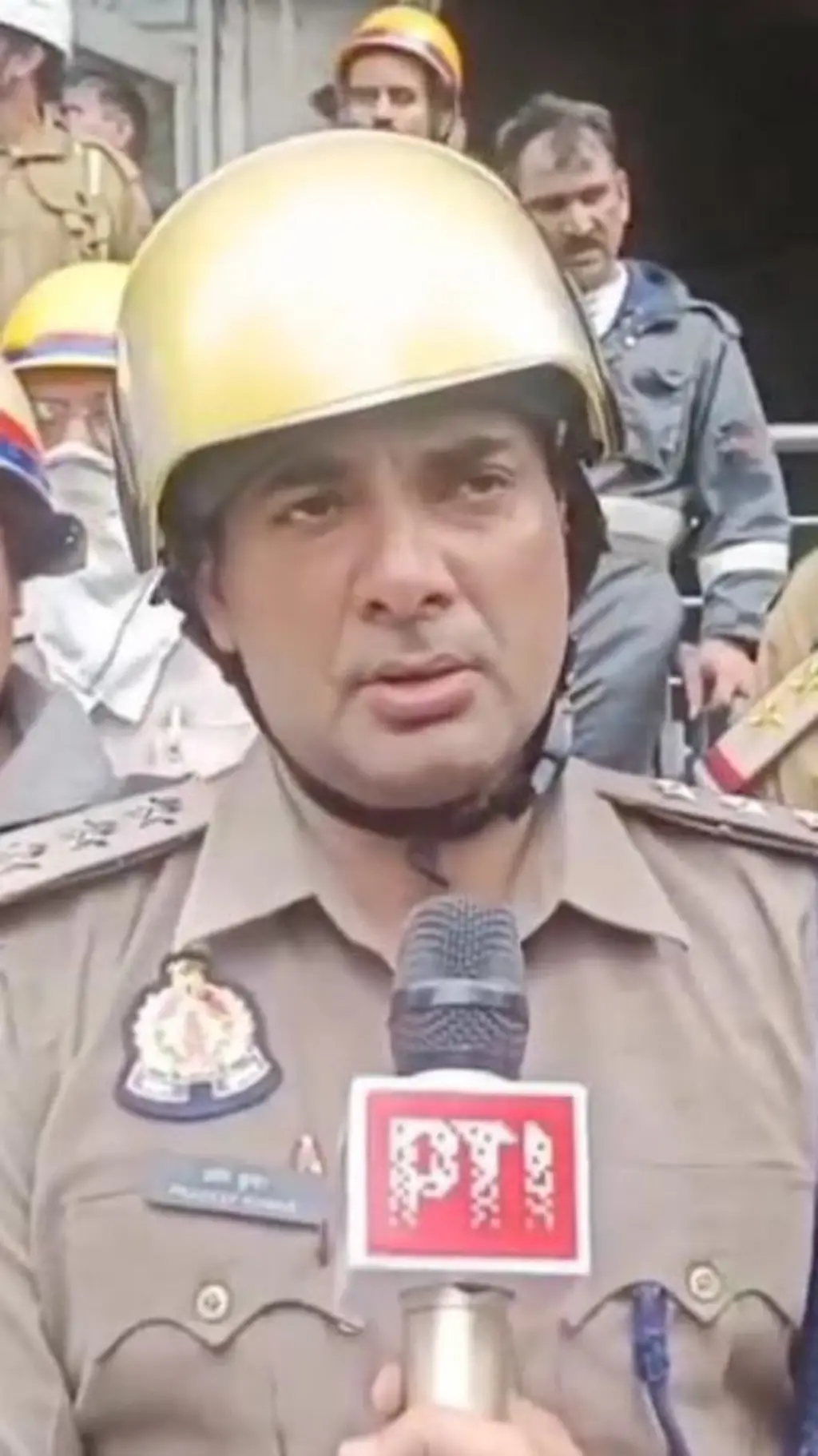 दमकल विभाग के कर्मचारी