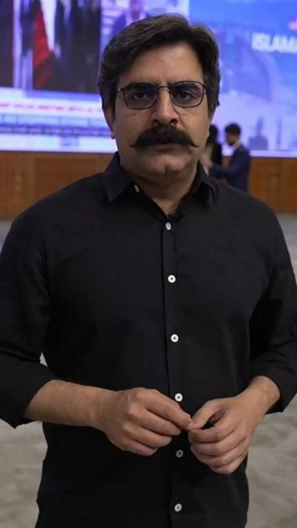 عمر دراز ننگیانہ