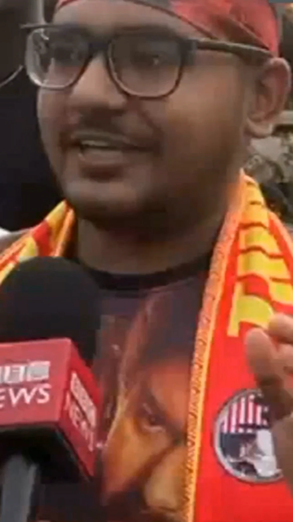 சென்னை வந்த மலேசிய ரசிகர் 