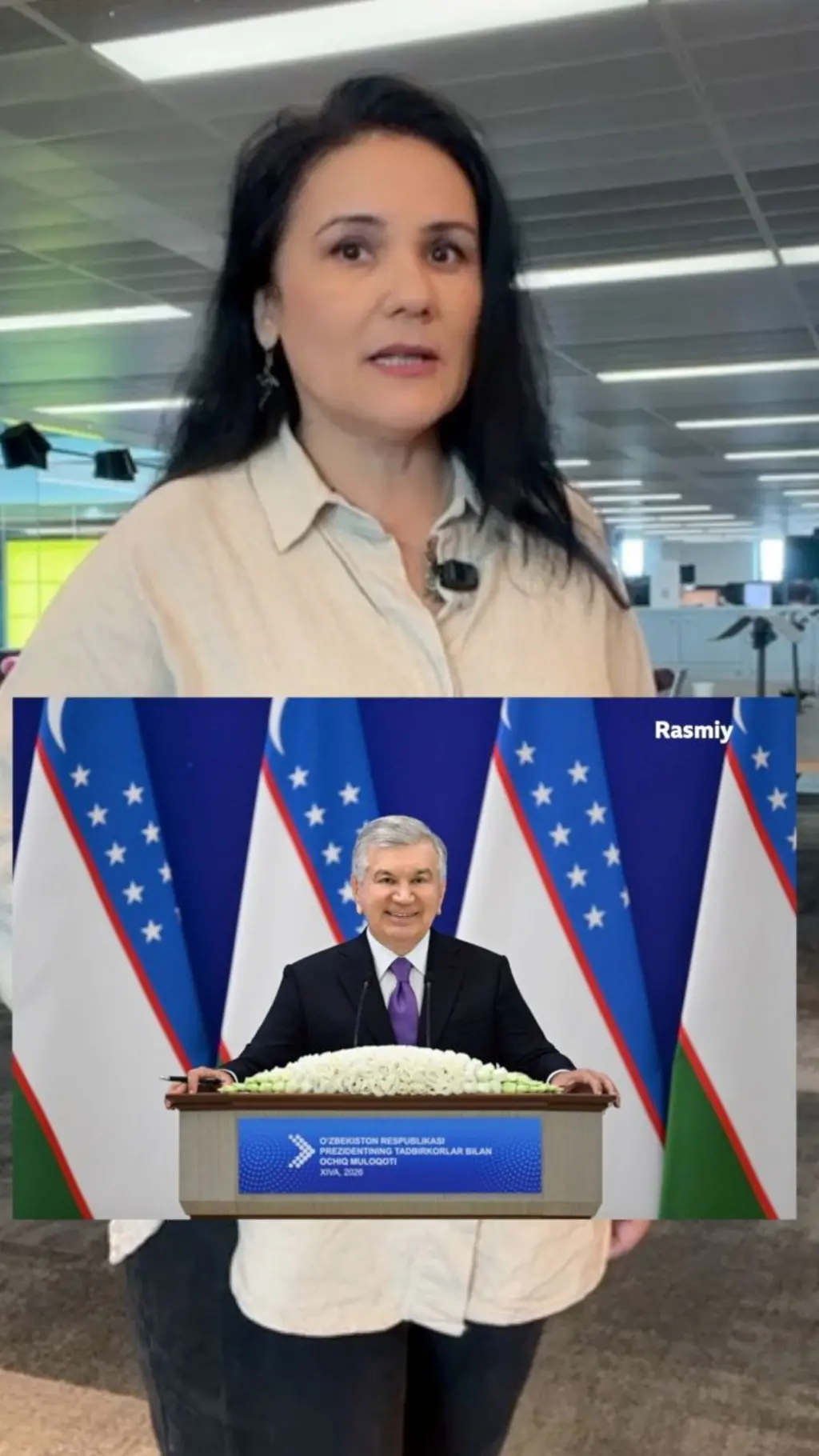 Азиза Қадам, олд қисмда эса Ўзбекистон президенти Шавкат Мирзоёев Тадбиркорлар билан очиқ мулоқот тадбирида минбарда нутқ сўзлаяпти