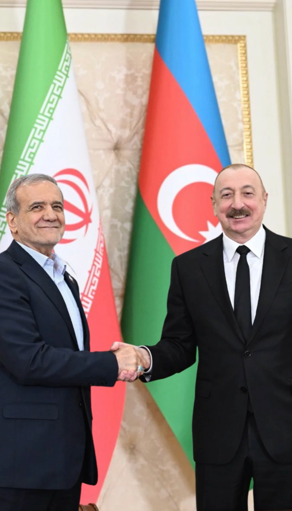 Məsud Pezeşkian və İlham Əliyev 