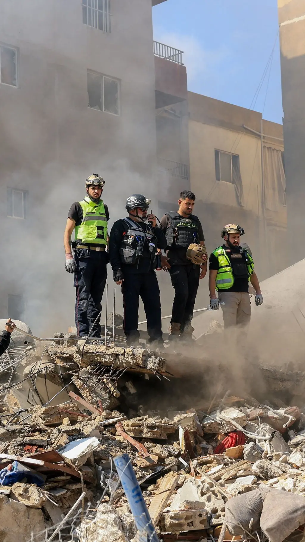 ljudi nad rusevinama, izraelski napad na liban