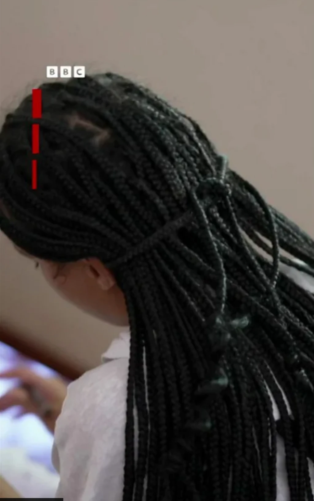 Aworan obinrin to ni irun gigun