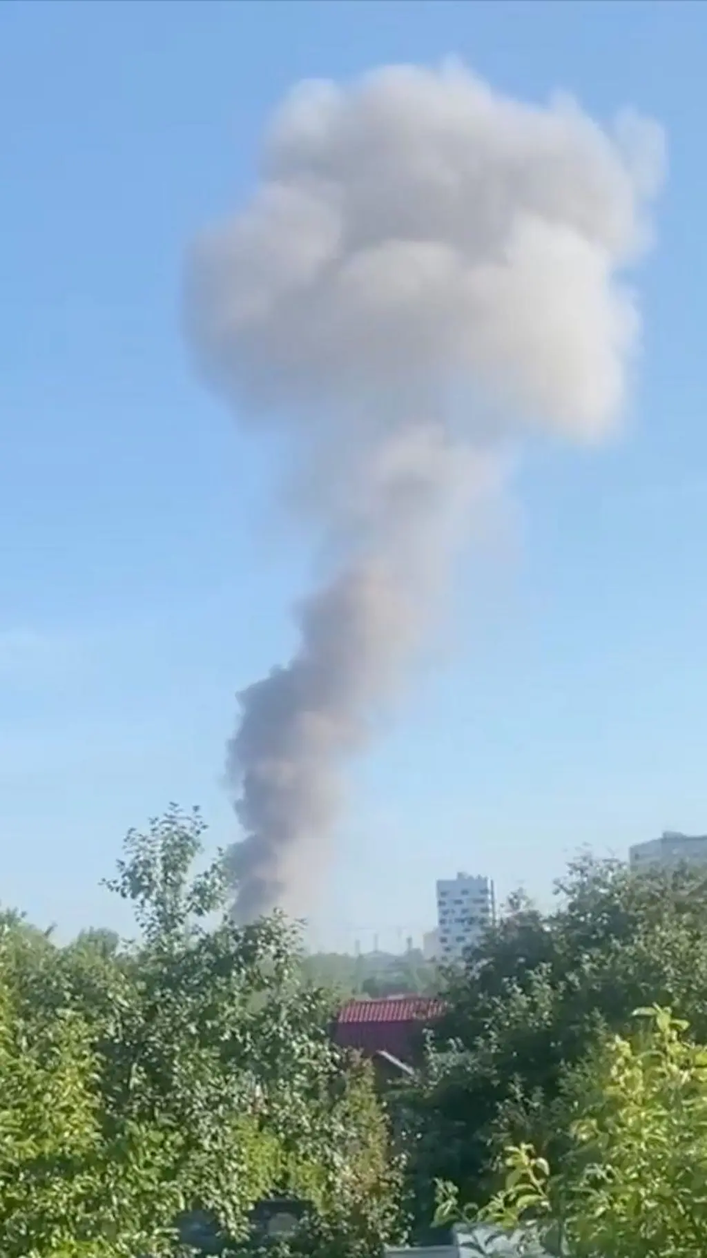 дым над Кировом, где сегодня был атакован завод