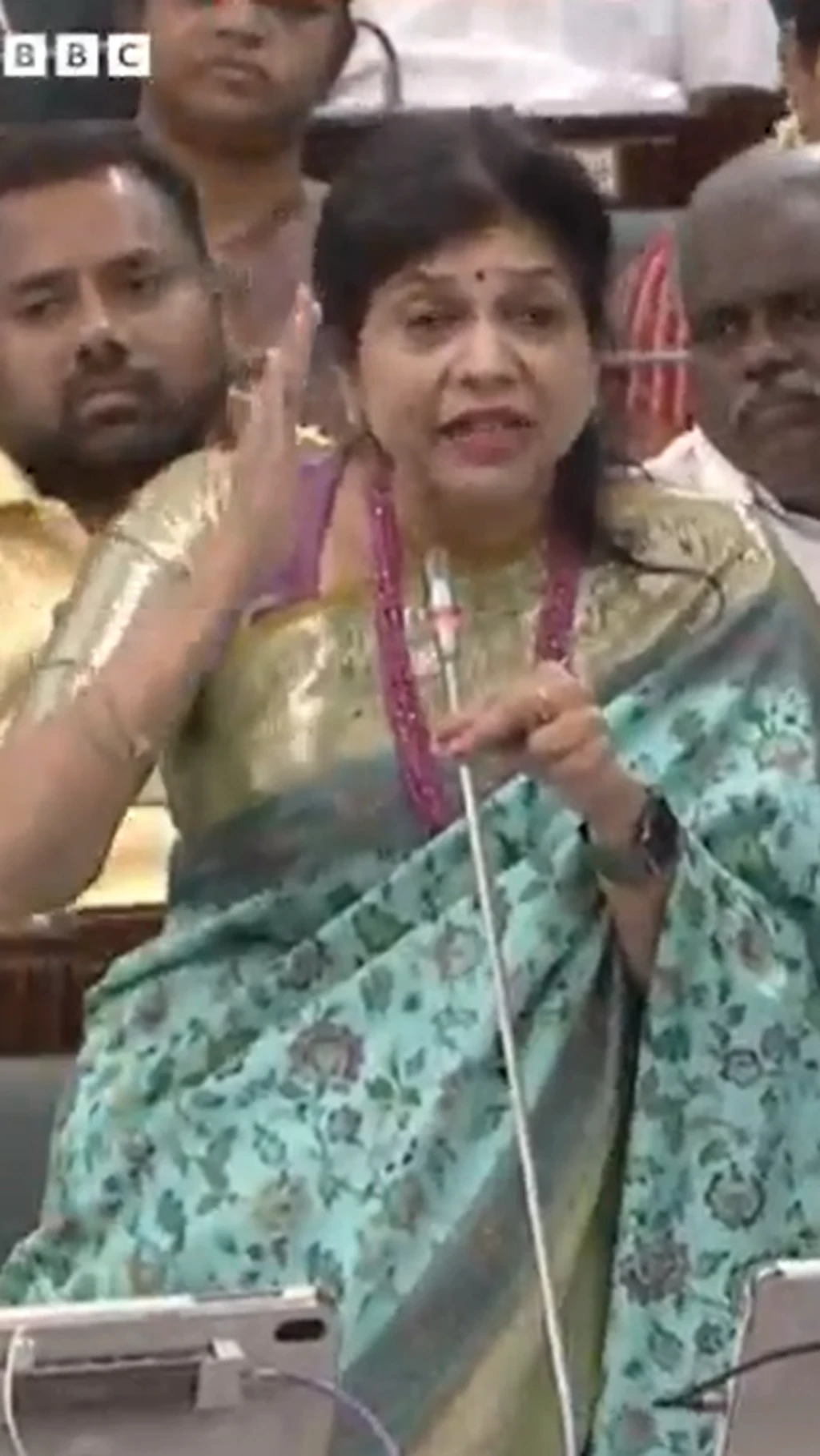 சட்டப்பேரவையில் செளமியா அன்புமணி 
