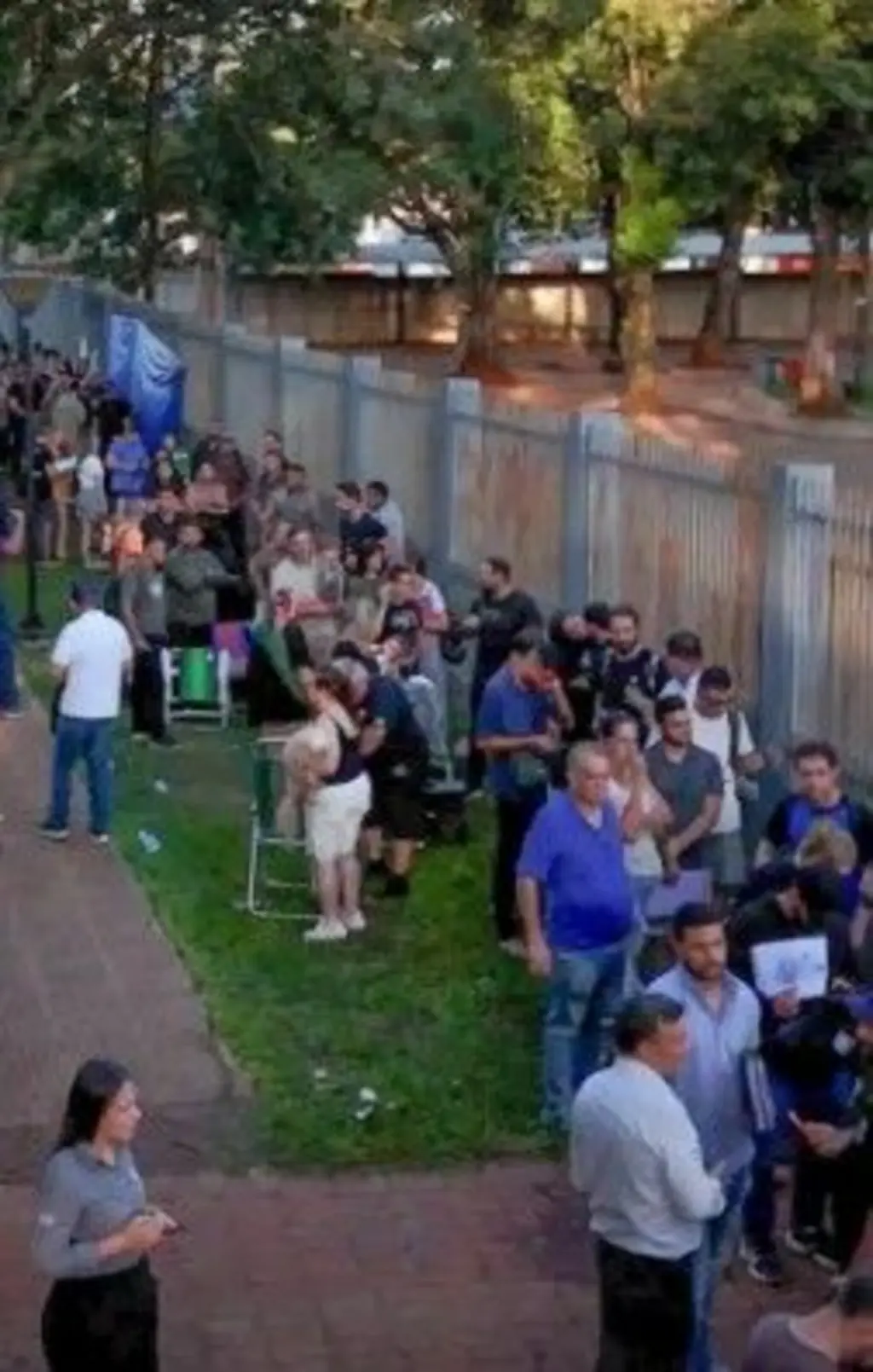 Fila de pessoas 