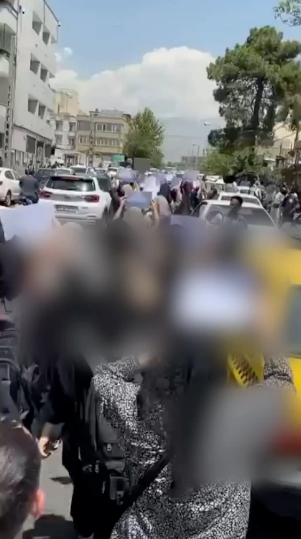 اعتراض زنان افغان در ایران