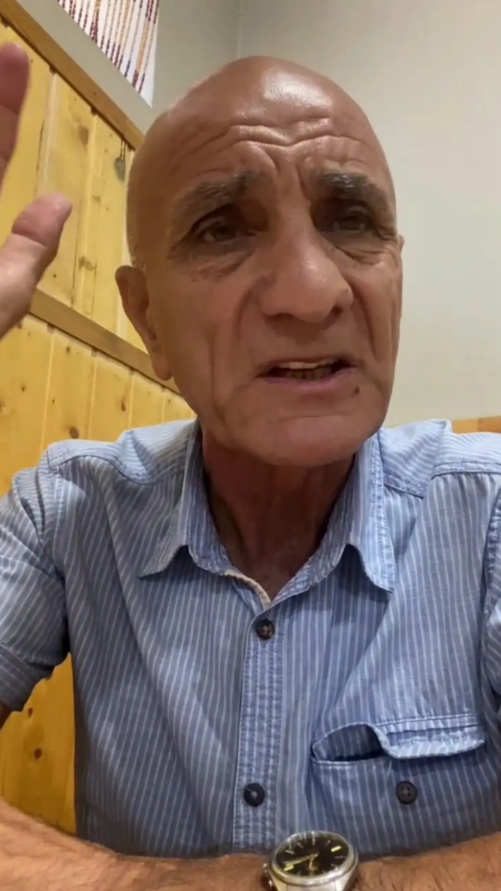 Nəriman Nəbiyev və Şərqiyyə Məmmədova evlərinin qanunsuz olaraq söküldüyünü deyirlər. Bu işlərə Bakı Şəhər İcra Hakimiyyətinin vəzifəlisi Zülfəli İsmayılovun rəhbərlik etdiyini bildirirlər.