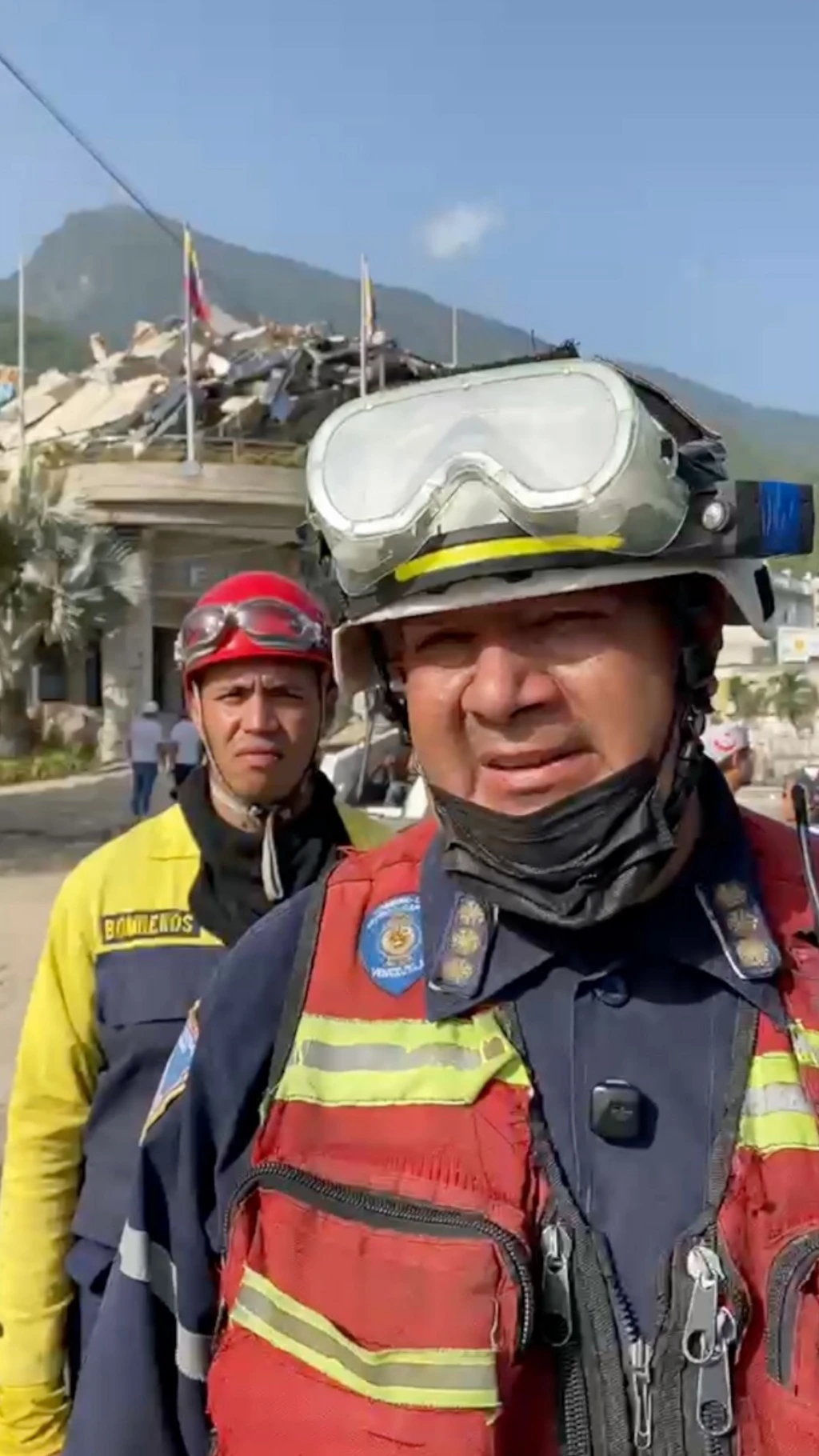 Bombero rescatista en Venezuela