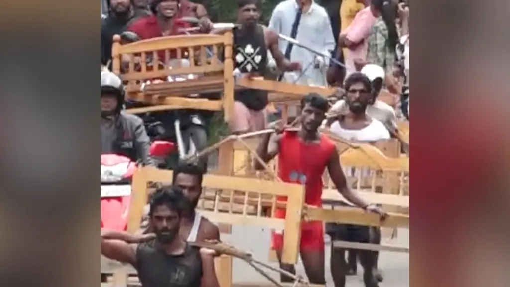 खाट बोकेर दौडिने प्रतियोगिता