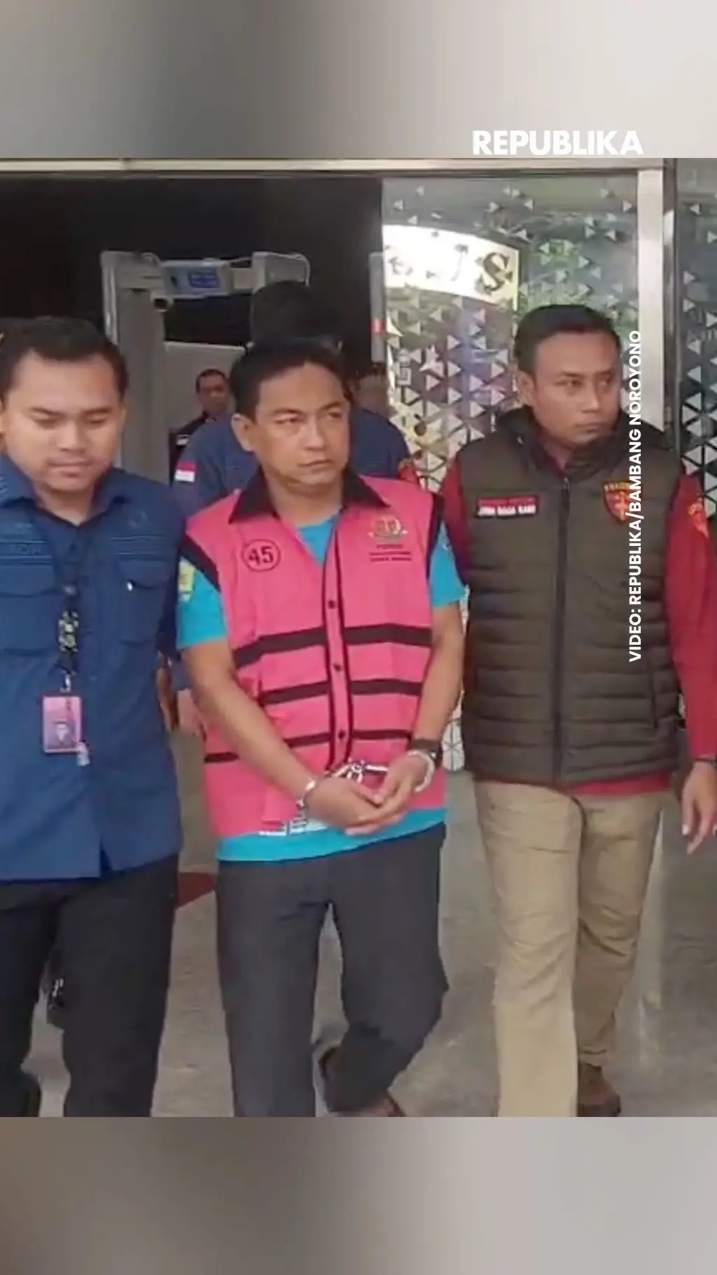 Ketua Ombudsman ditangkap sepekan setelah dilantik