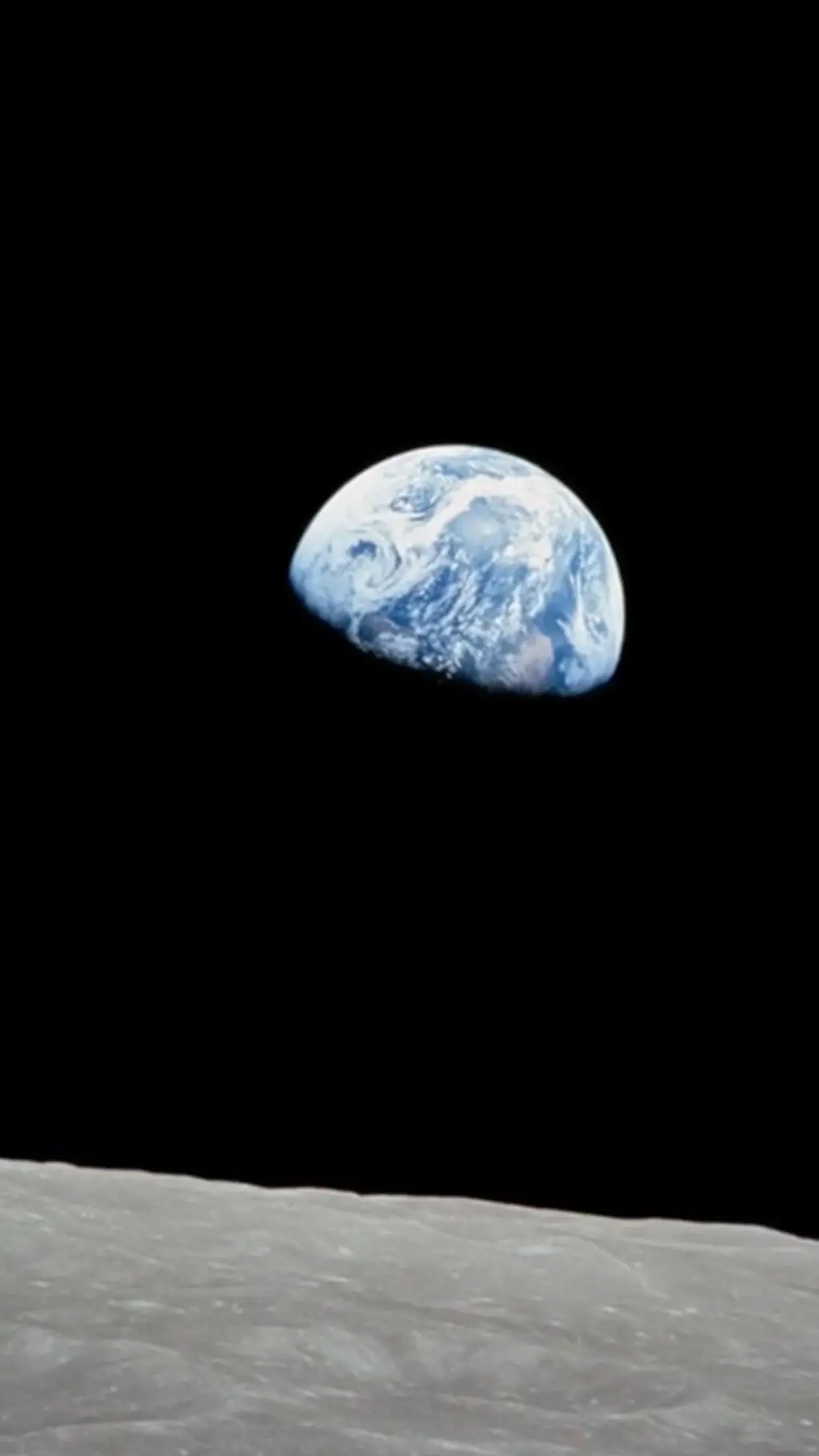 සඳේ සිට ගත් පෘථිවියේ පළමු වර්ණ ඡායාරූපය