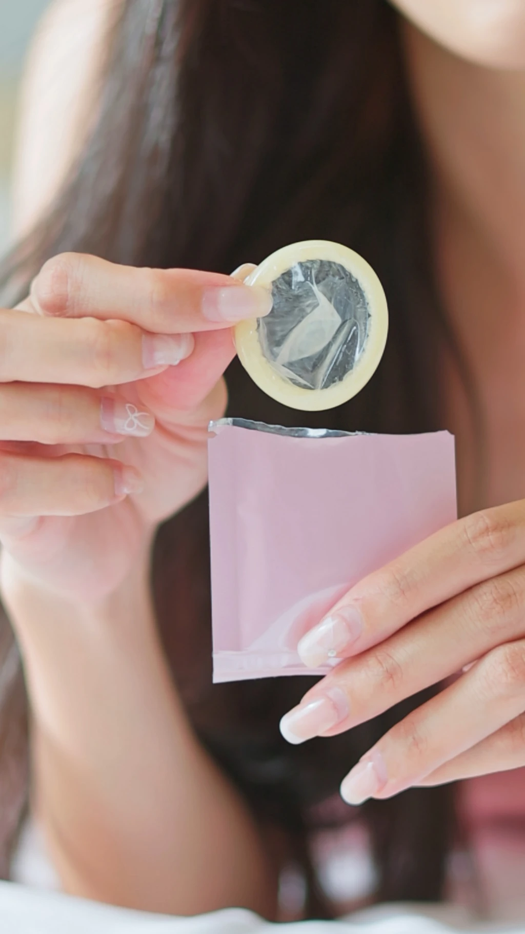 இரான் போரின் விளைவாக உயரும் ஆணுறை விலை