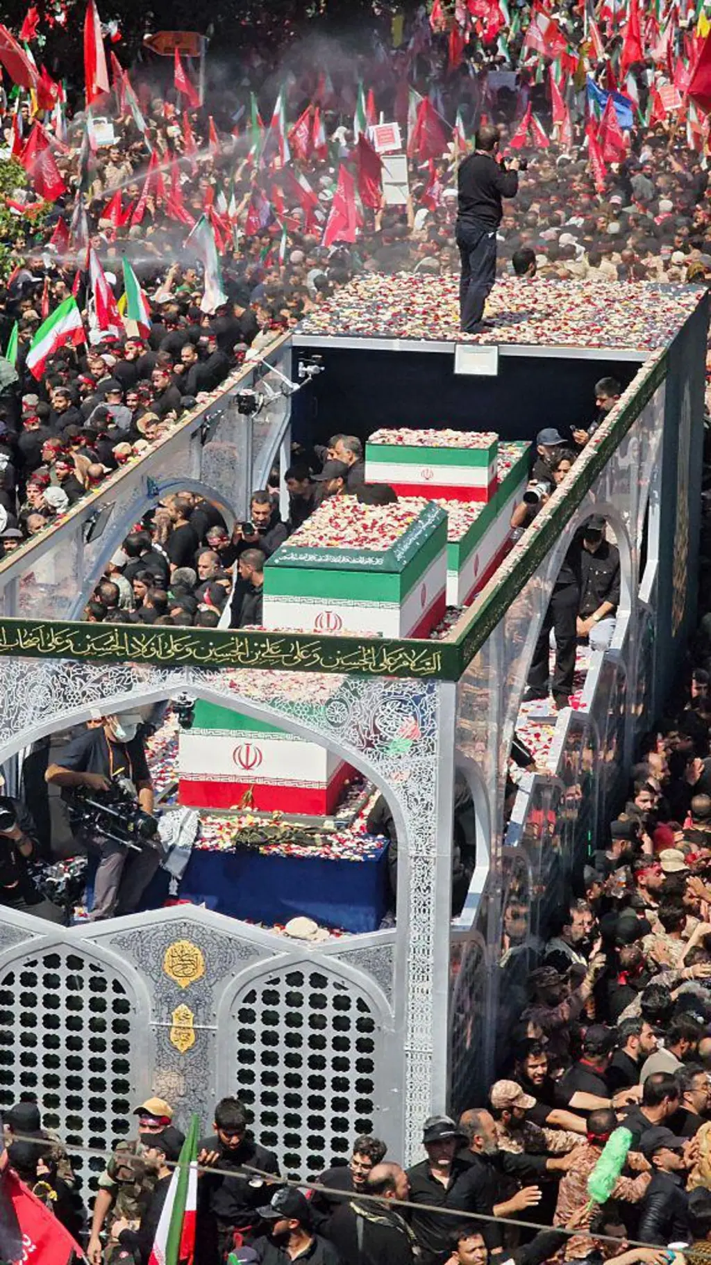 مراسم تشییع علی خامنهای در تهران