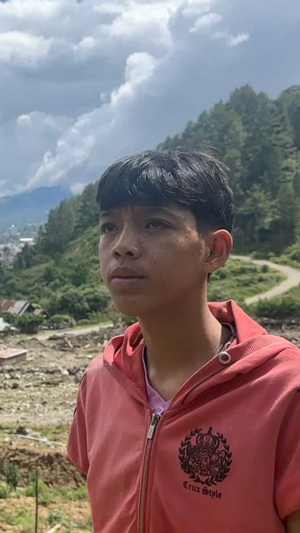 'Makam orang tua saya hilang tertimbun longsor'