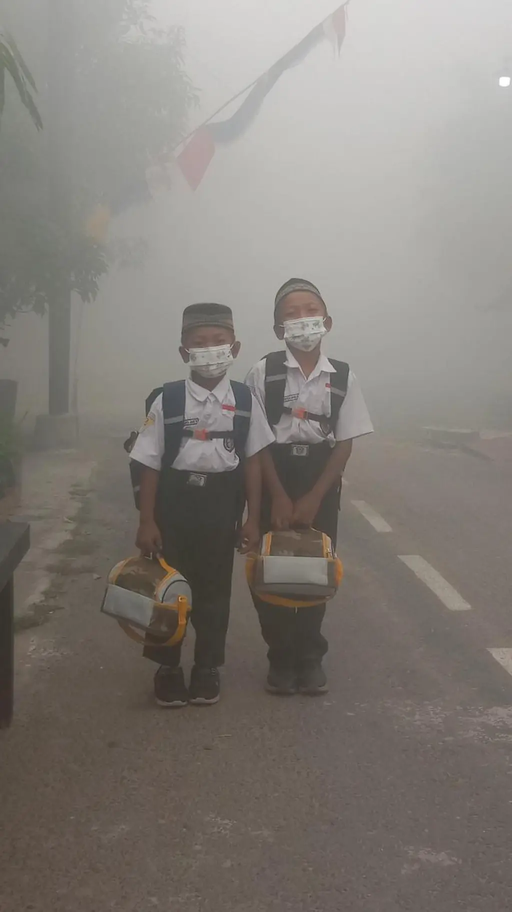 Karhutla kepung Kalimantan, warga keluhkan kabut asap