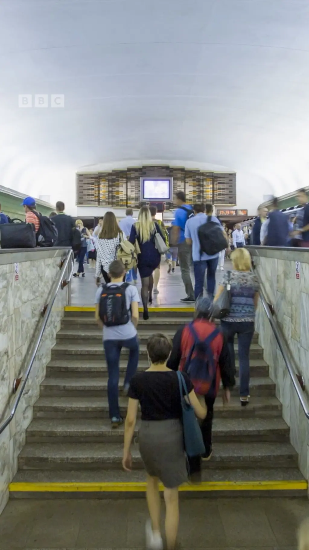 Люди в минском метро