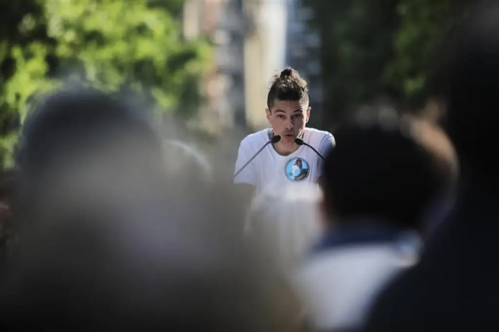 اولیویه گروندو که ۹۰۰ روز در ایران زندانی بود خواستار توقف حکم اعدام وحید بنی عامریان شد