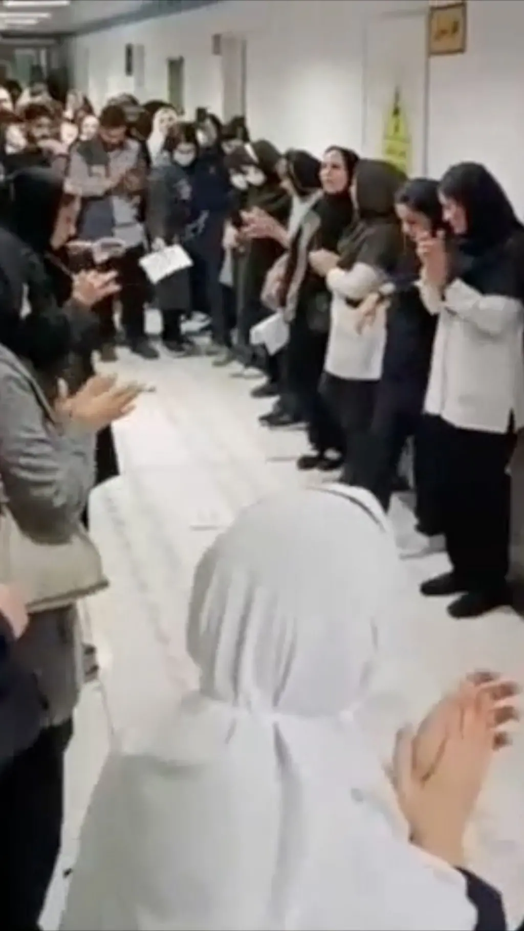 اعتراض پرسنل بیمارستان امام خمینی اهواز