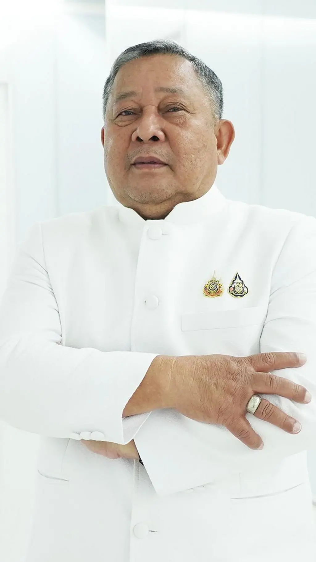 รู้จัก ประเทือง มนตรี “สว. ฝีปากกล้า” ที่พร้อมชนทุกฝ่าย