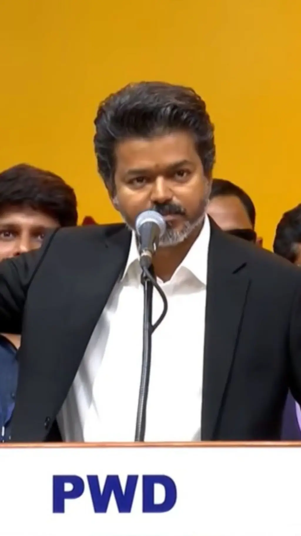 விஜய் 