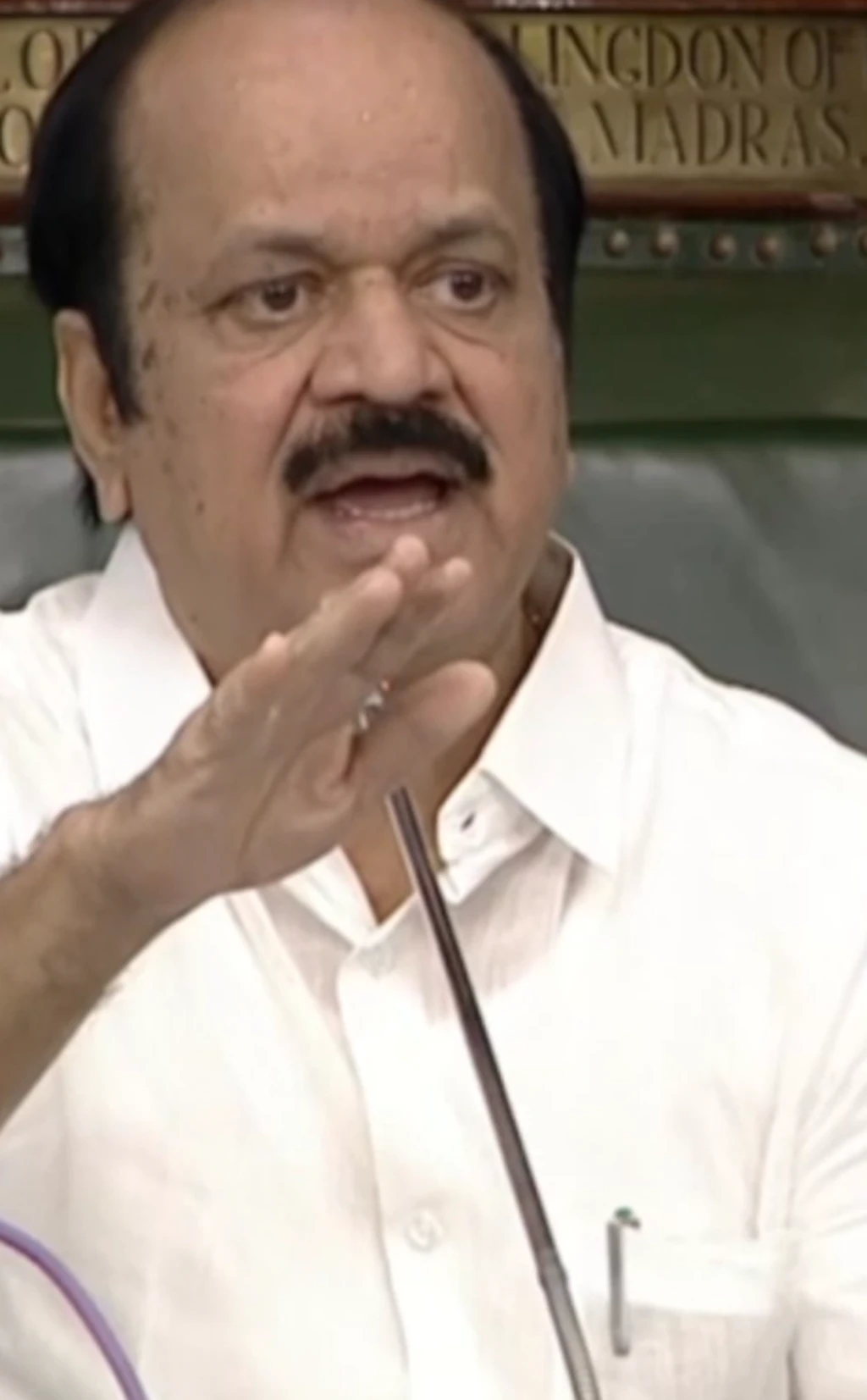 ஜேசிடி பிரபாகர் Vs எடப்பாடி பழனிசாமி