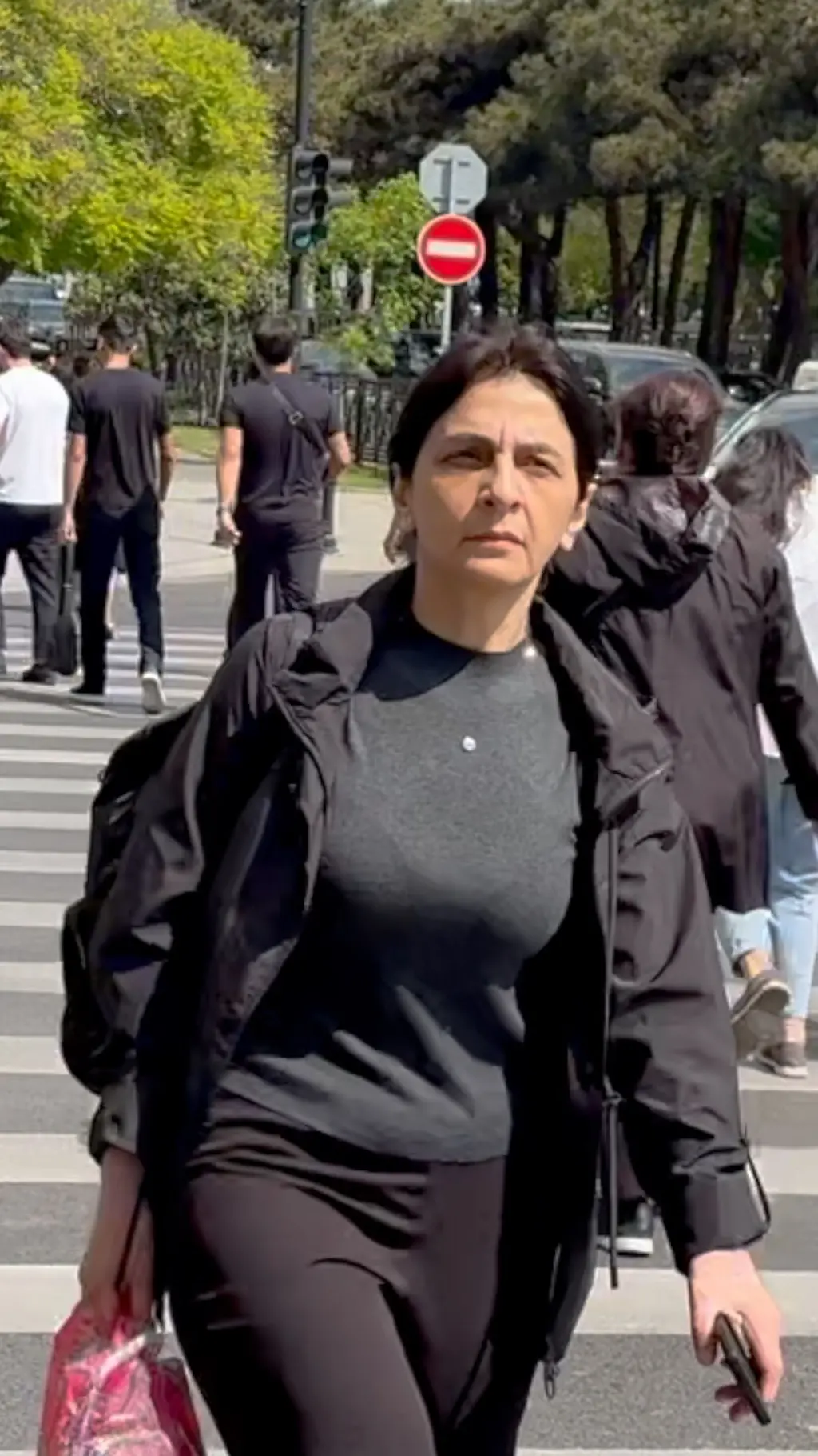 yulun 1-dən etibarən qadınların yaşa görə təqaüd alma yaşı kişilərlə eyni, 65 yaş olub.