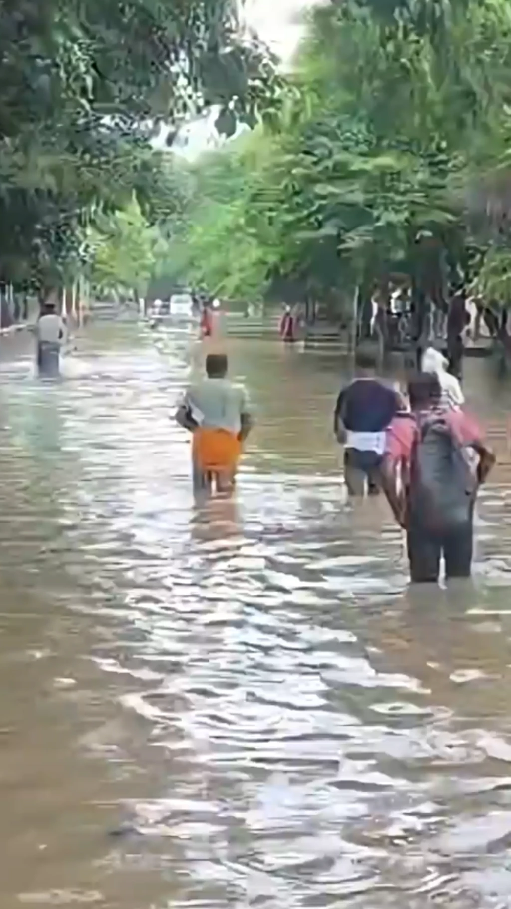 भारी बारिश के बाद वाराणसी में जलभराव
