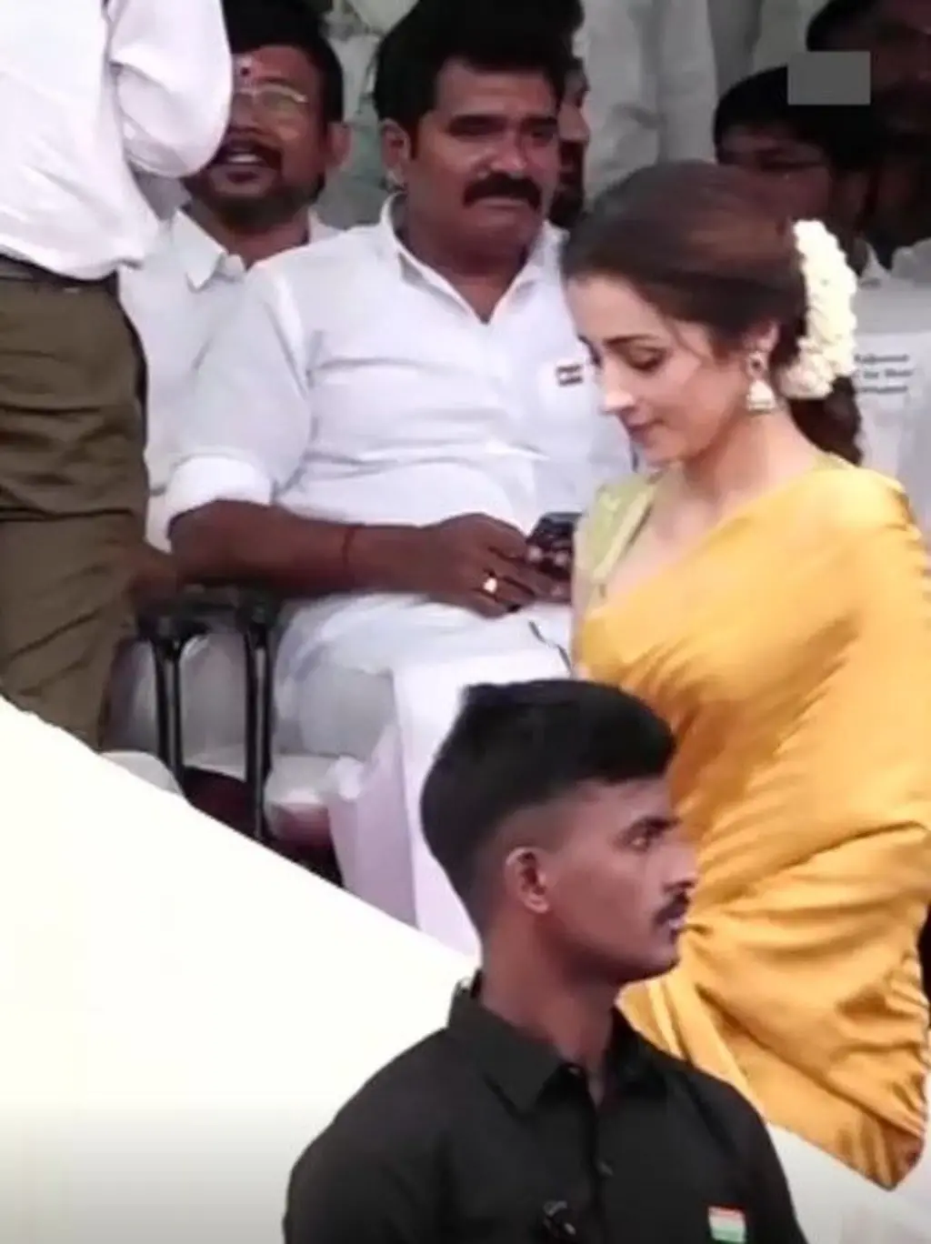 சென்னை: சுதந்திர தின விழாவில் விஜயின் பெற்றோர், நடிகை திரிஷா பங்கேற்பு