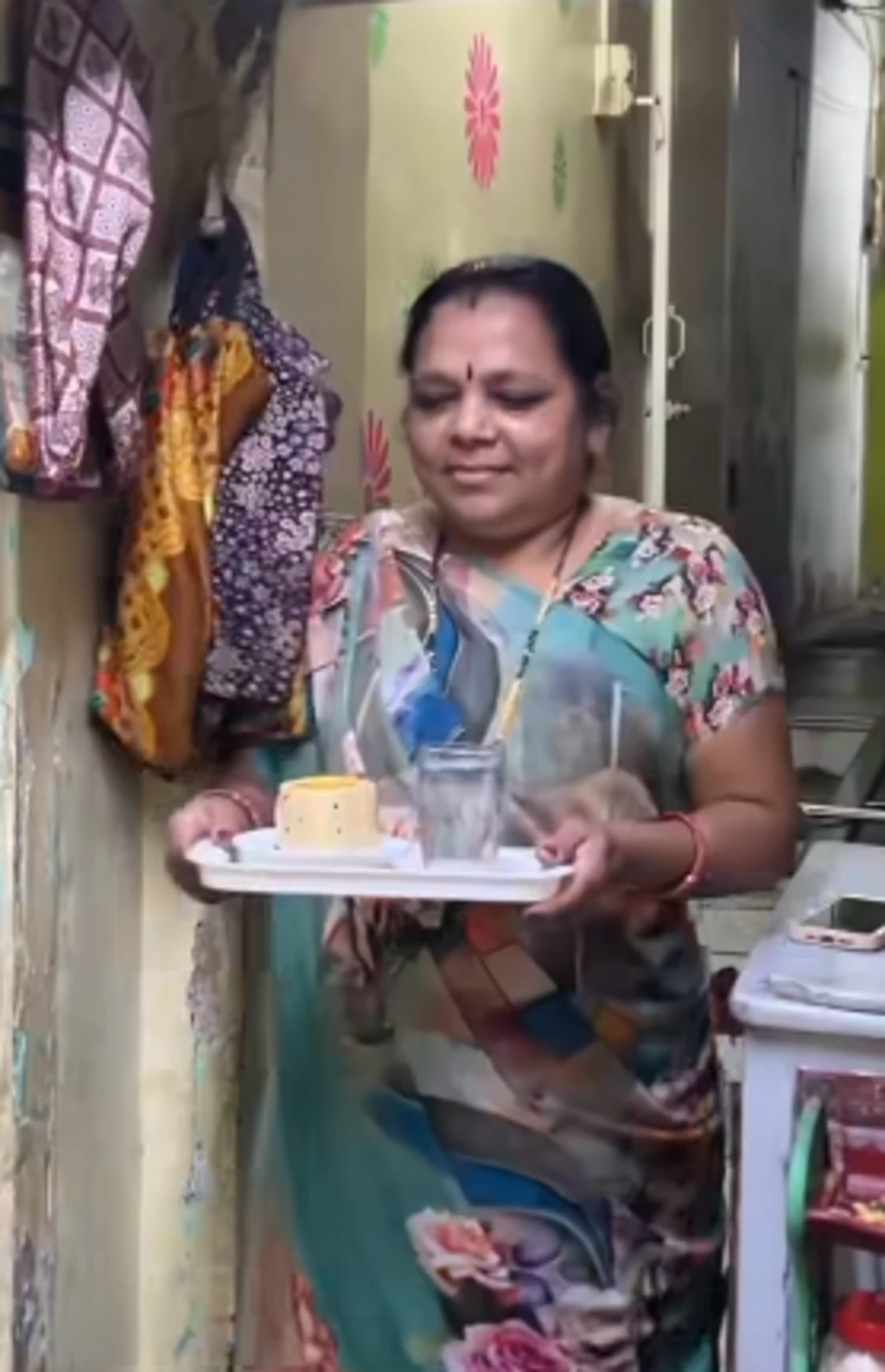 surat 4 feet house