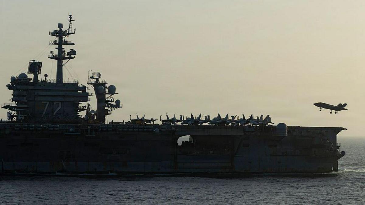 Las preocupantes condiciones a bordo del portaaviones de EE.UU. que lleva más de 250 días en el mar por la guerra de Irán