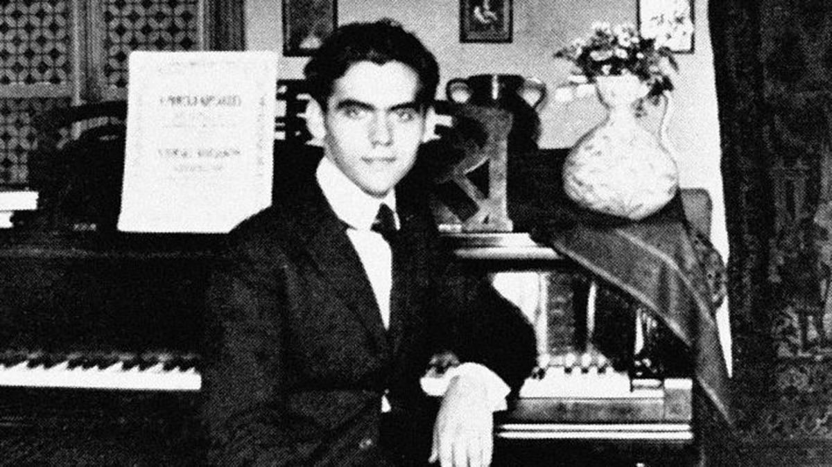 Por qué no se han podido encontrar los restos de García Lorca 90 años después de su ejecución en la Guerra Civil española
