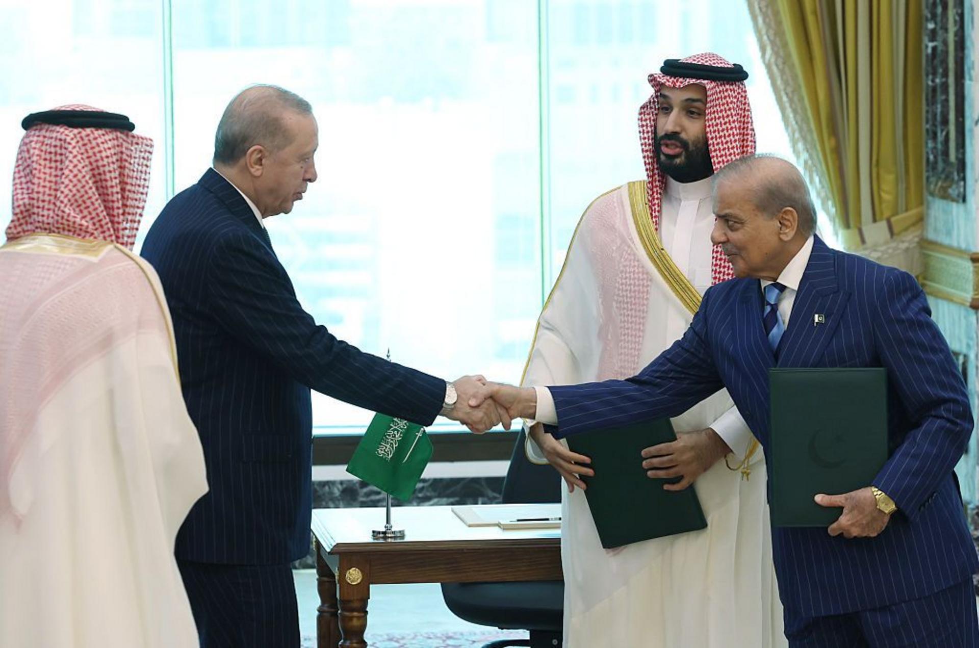 United Kingdom: India and Saudi Arabia's With Iran-backed Houthis, Stressing That Joining the Pact Does Not Imply Turkish Military